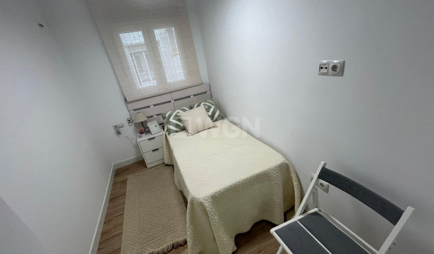 Odsprzedaż - Mieszkanie w bloku - Torrevieja - Punta Prima