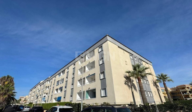 Odsprzedaż - Mieszkanie w bloku - Torrevieja - Punta Prima
