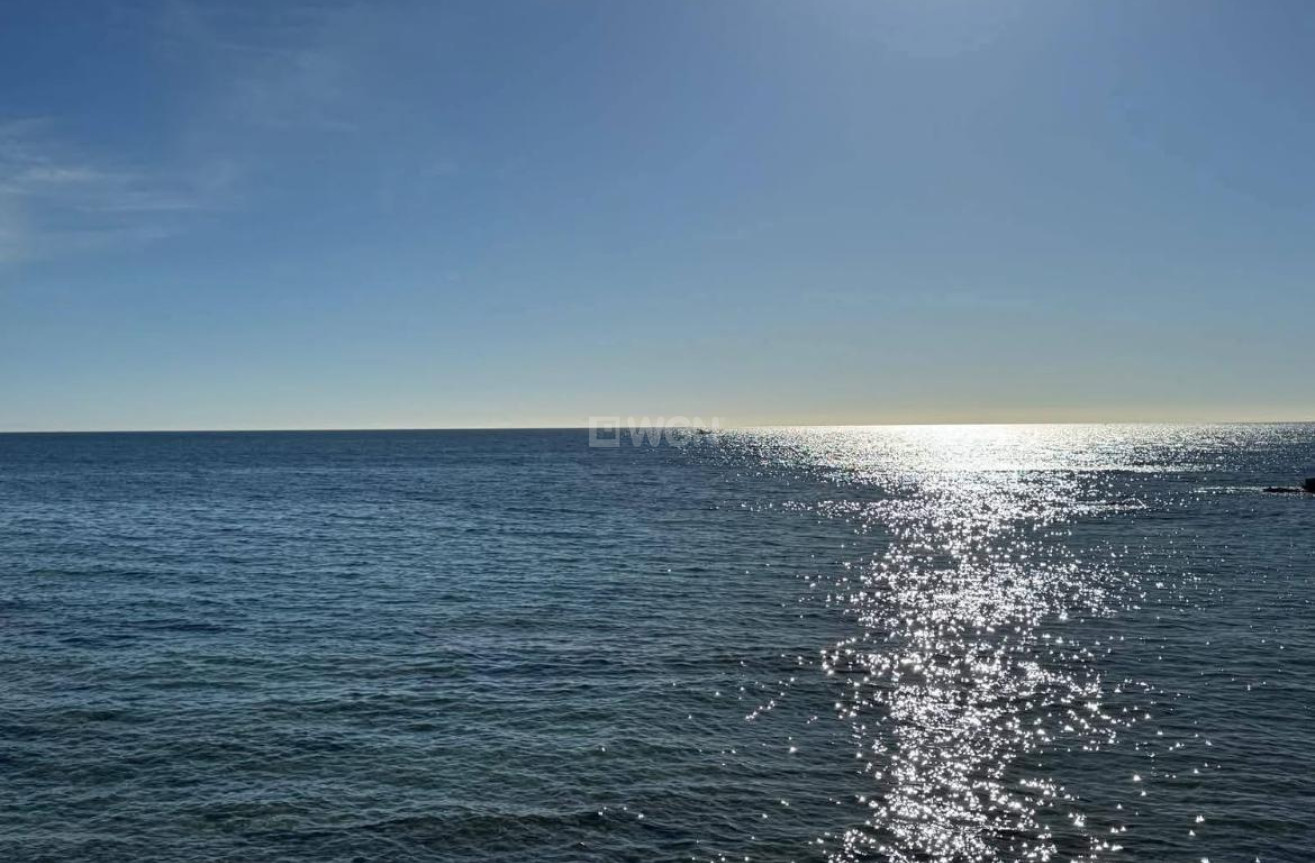 Odsprzedaż - Mieszkanie w bloku - Torrevieja - Punta Prima