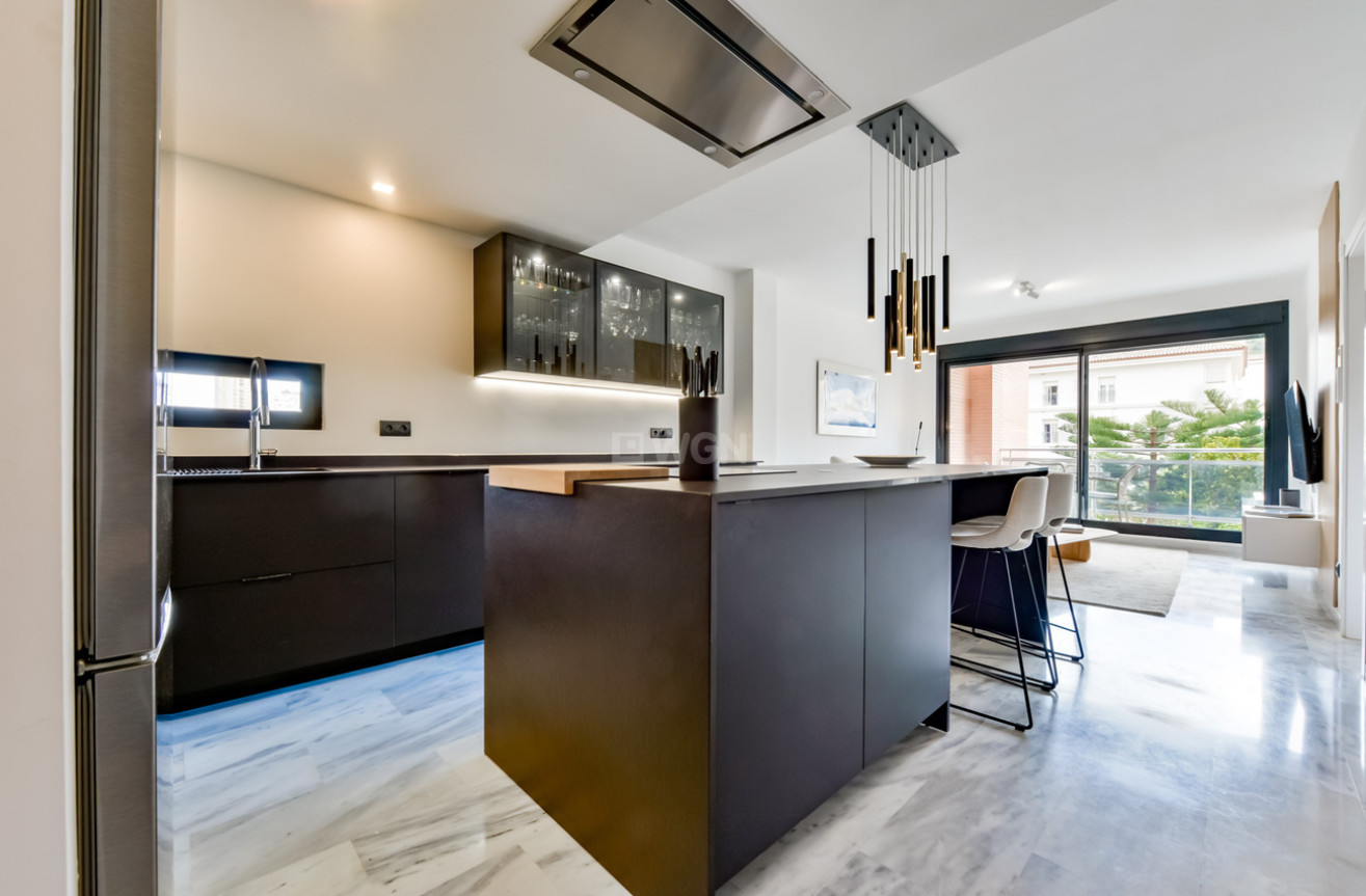 Resale - Apartment / flat - Villajoyosa - La Cala