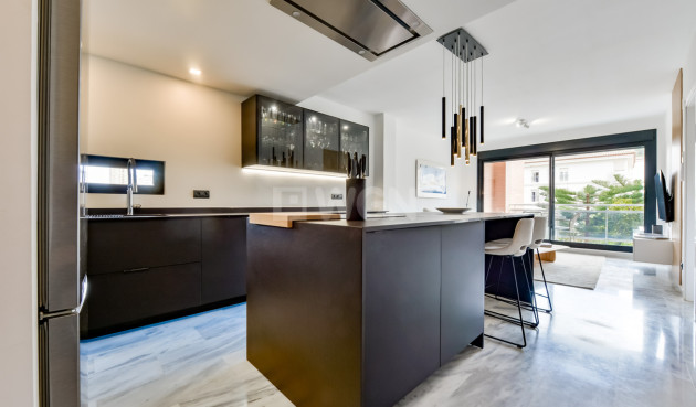 Resale - Apartment / flat - Villajoyosa - La Cala