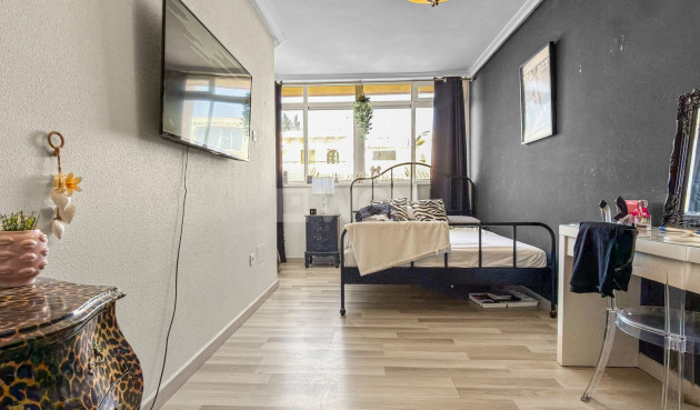 Odsprzedaż - Kamienica - Orihuela Costa - Costa Blanca