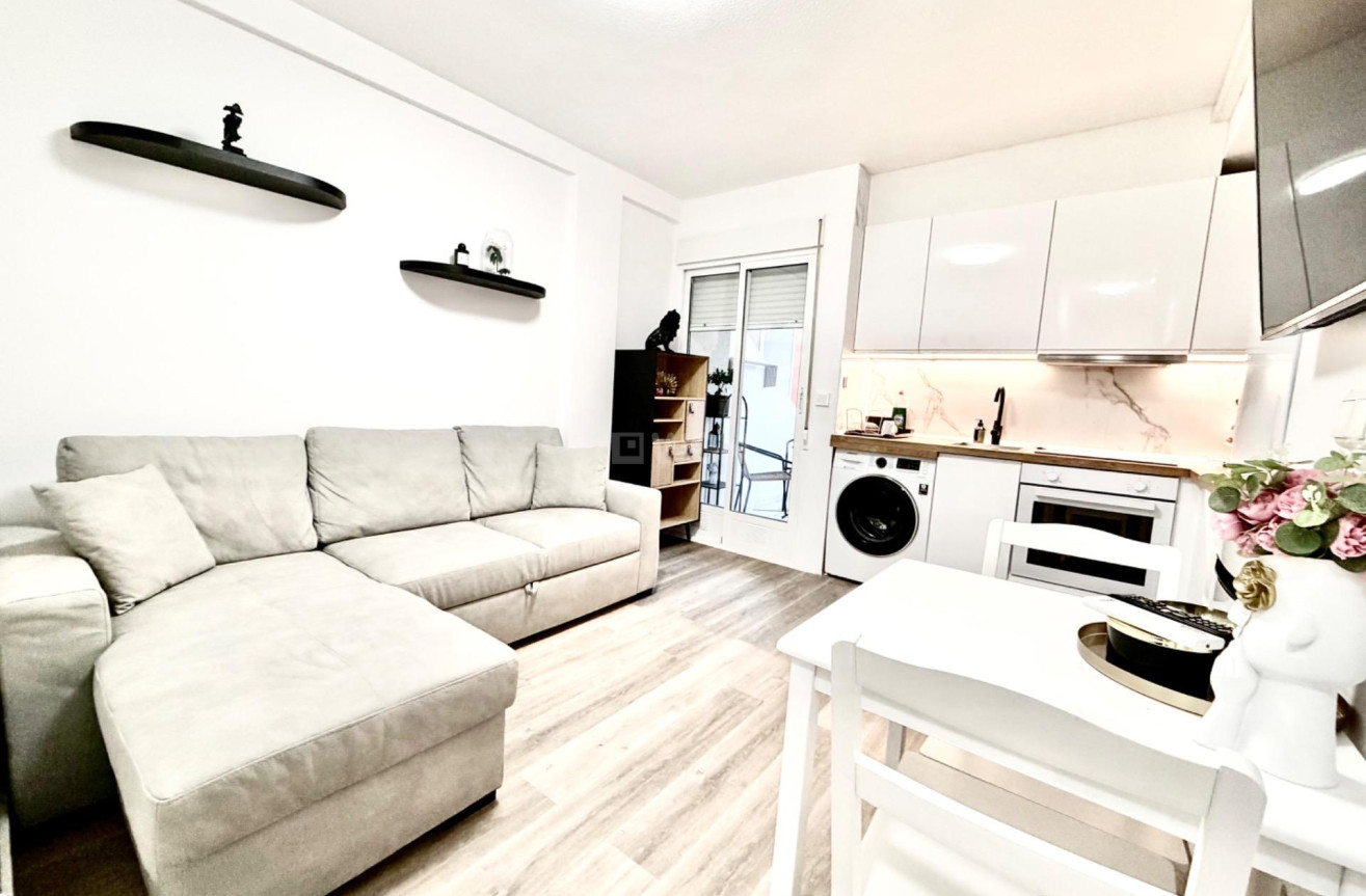 Wiederverkauf - Wohnung - Torrevieja - La Mata Pueblo