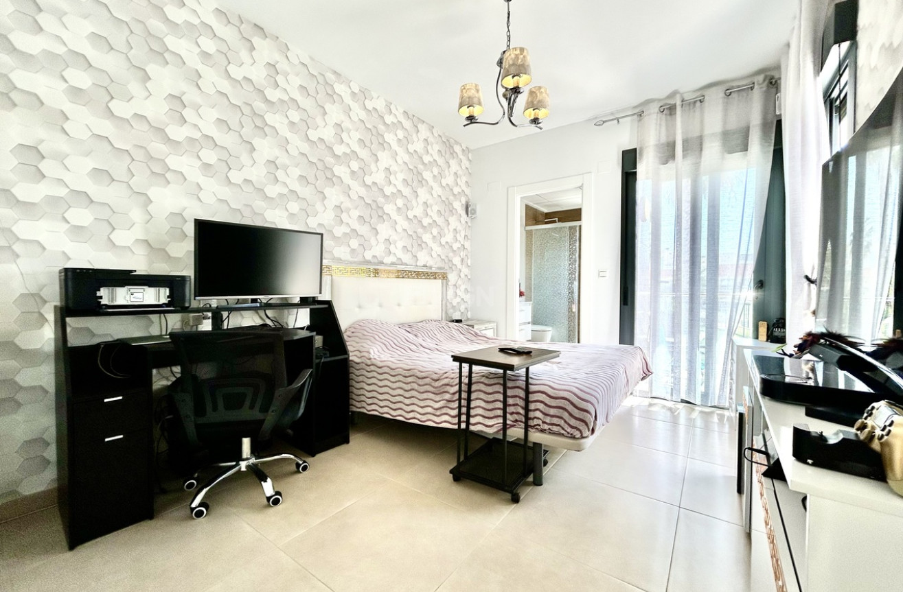 Odsprzedaż - Kamienica - Los Dolses - Inland