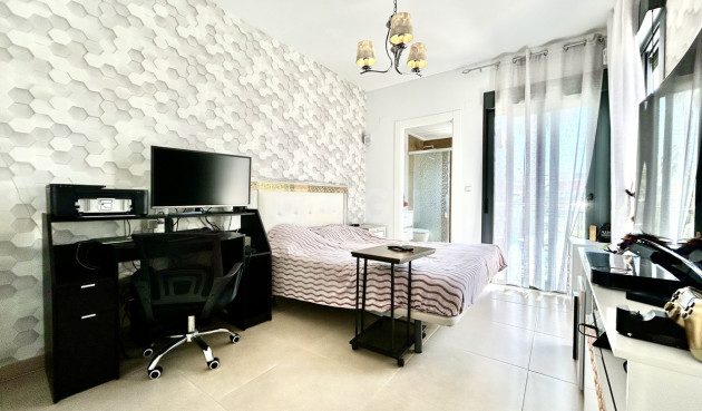 Odsprzedaż - Kamienica - Los Dolses - Inland