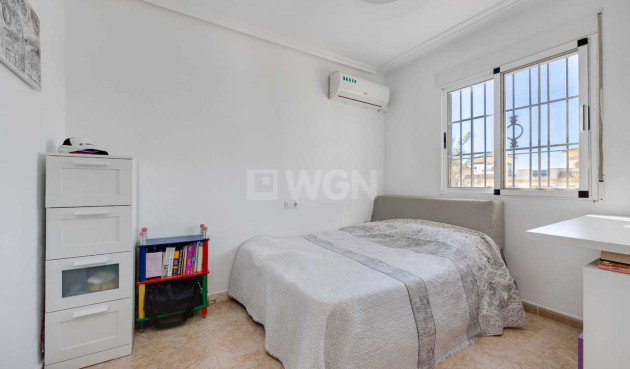 Odsprzedaż - Kamienica - Torrevieja - Costa Blanca