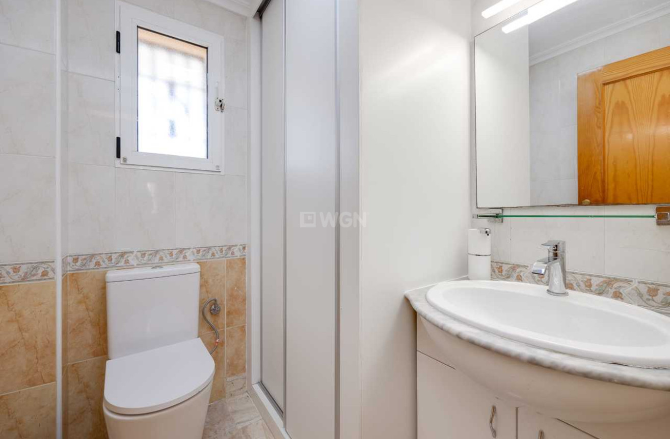 Odsprzedaż - Kamienica - Torrevieja - Costa Blanca