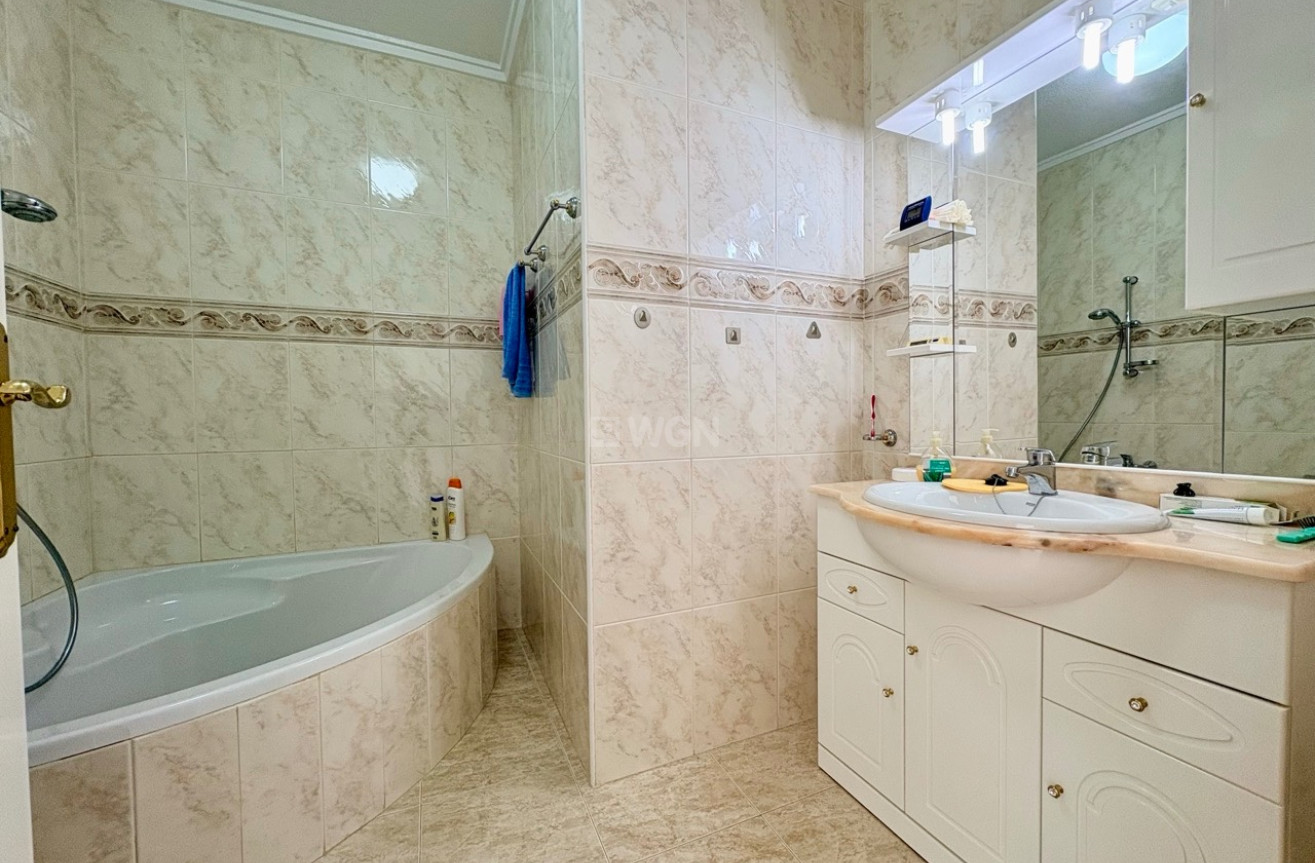 Odsprzedaż - Kamienica - Rojales - Inland