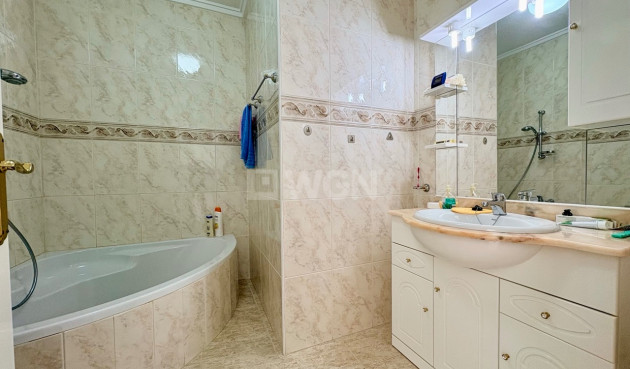 Odsprzedaż - Kamienica - Rojales - Inland