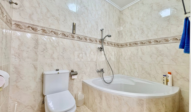 Odsprzedaż - Kamienica - Rojales - Inland