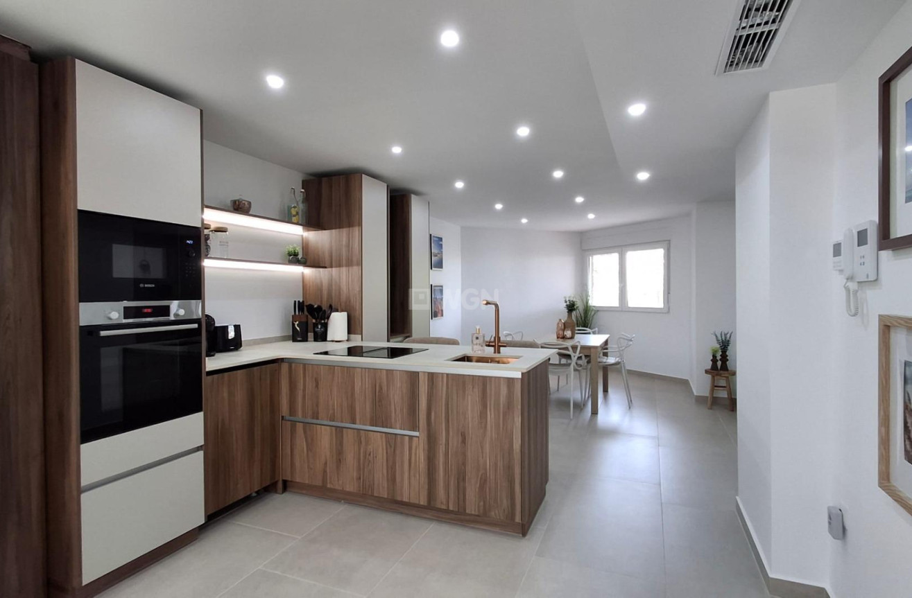 Odsprzedaż - Mieszkanie w bloku - Torrevieja - Acequion