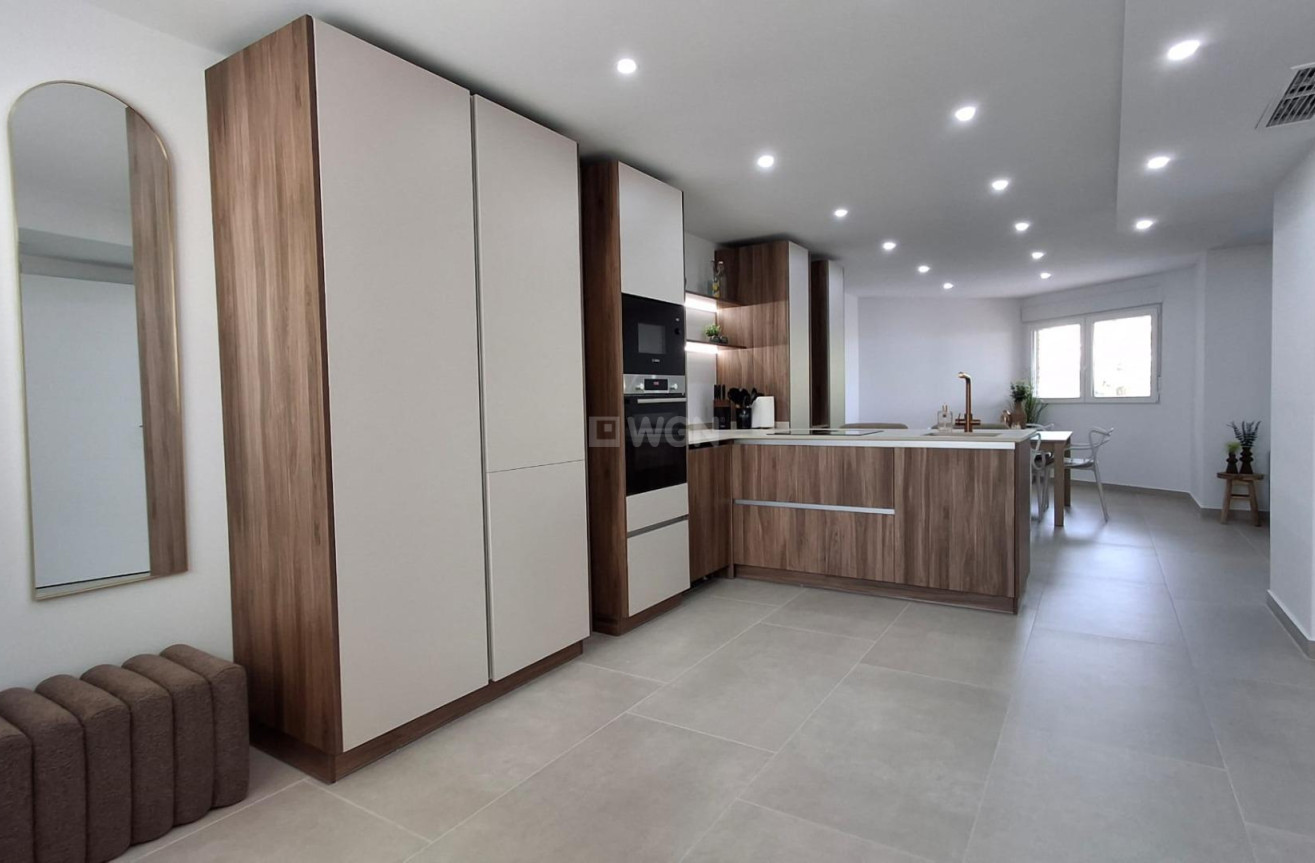 Odsprzedaż - Mieszkanie w bloku - Torrevieja - Acequion