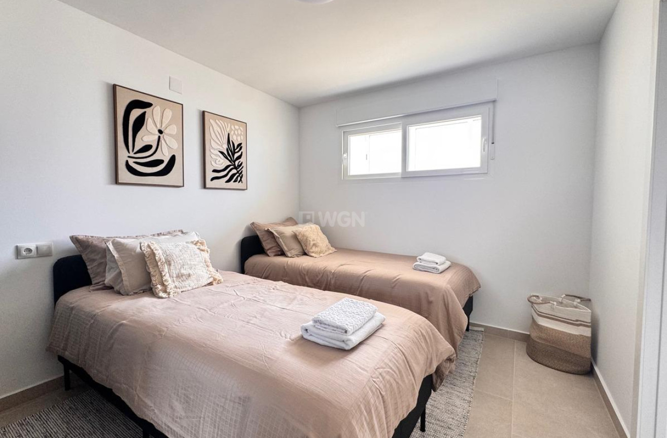 Odsprzedaż - Mieszkanie w bloku - Torrevieja - Acequion