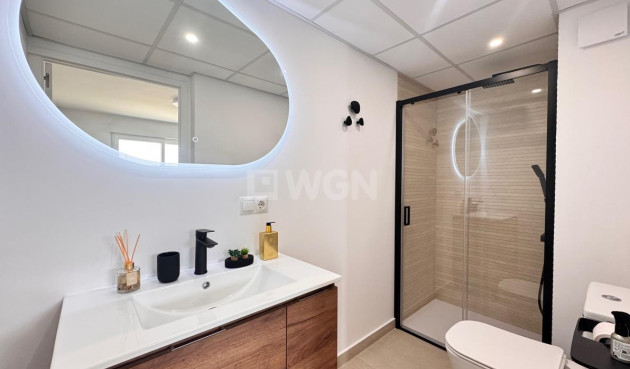 Odsprzedaż - Mieszkanie w bloku - Torrevieja - Acequion