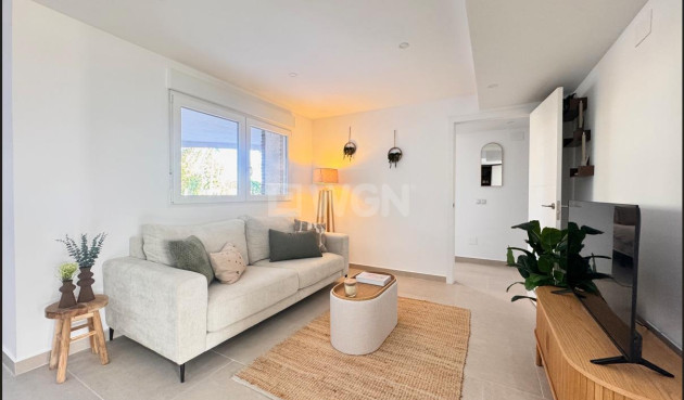 Odsprzedaż - Mieszkanie w bloku - Torrevieja - Acequion