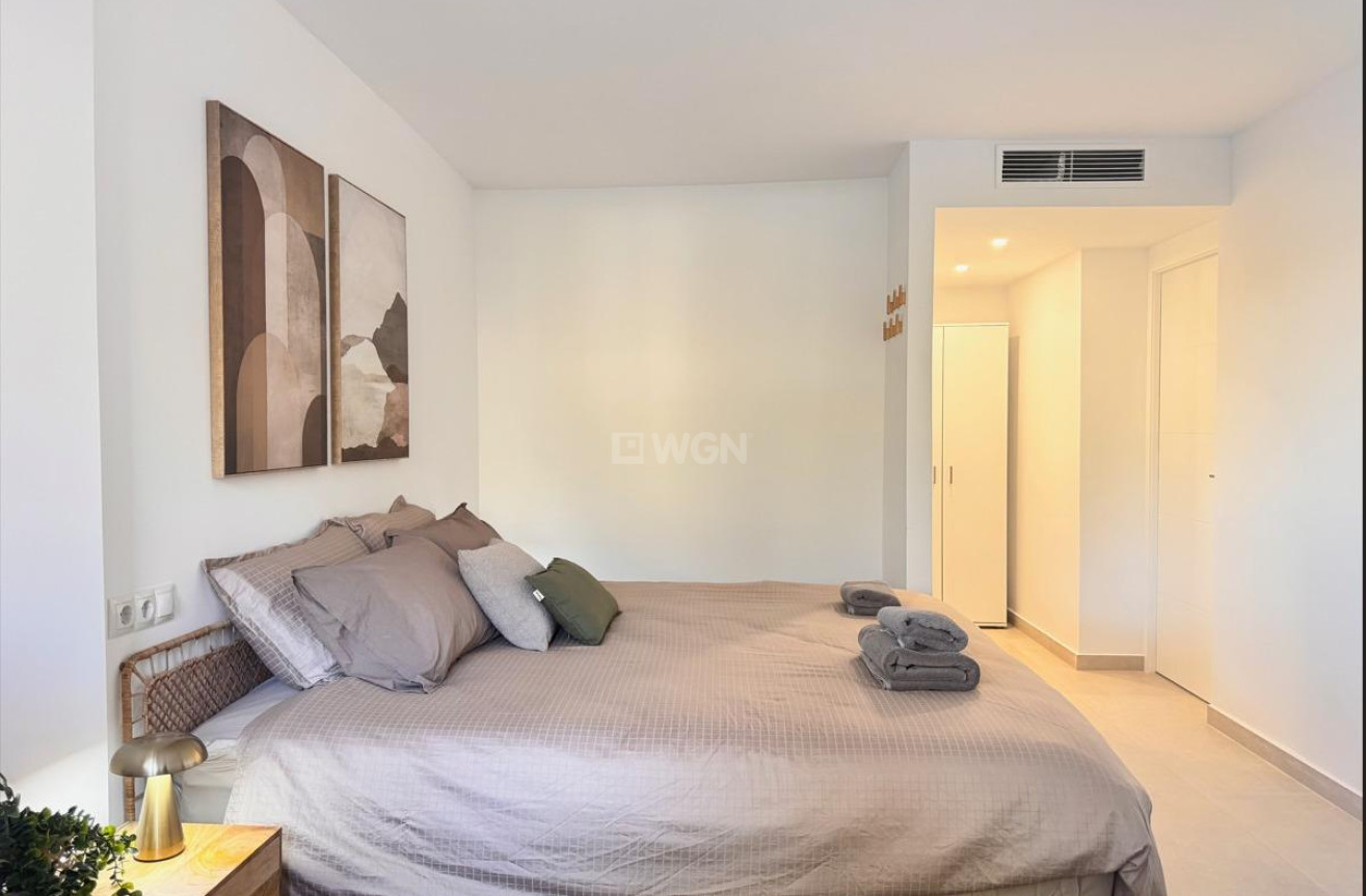 Odsprzedaż - Mieszkanie w bloku - Torrevieja - Acequion