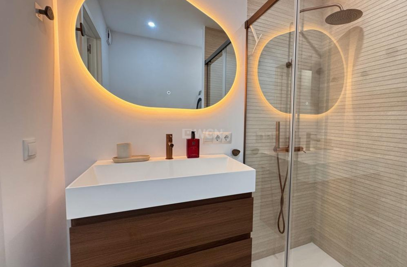 Odsprzedaż - Mieszkanie w bloku - Torrevieja - Acequion