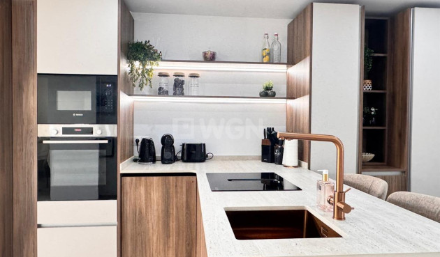 Odsprzedaż - Mieszkanie w bloku - Torrevieja - Acequion