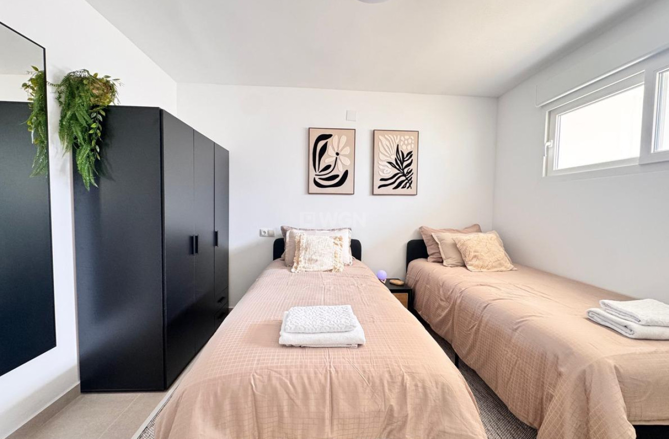 Odsprzedaż - Mieszkanie w bloku - Torrevieja - Acequion