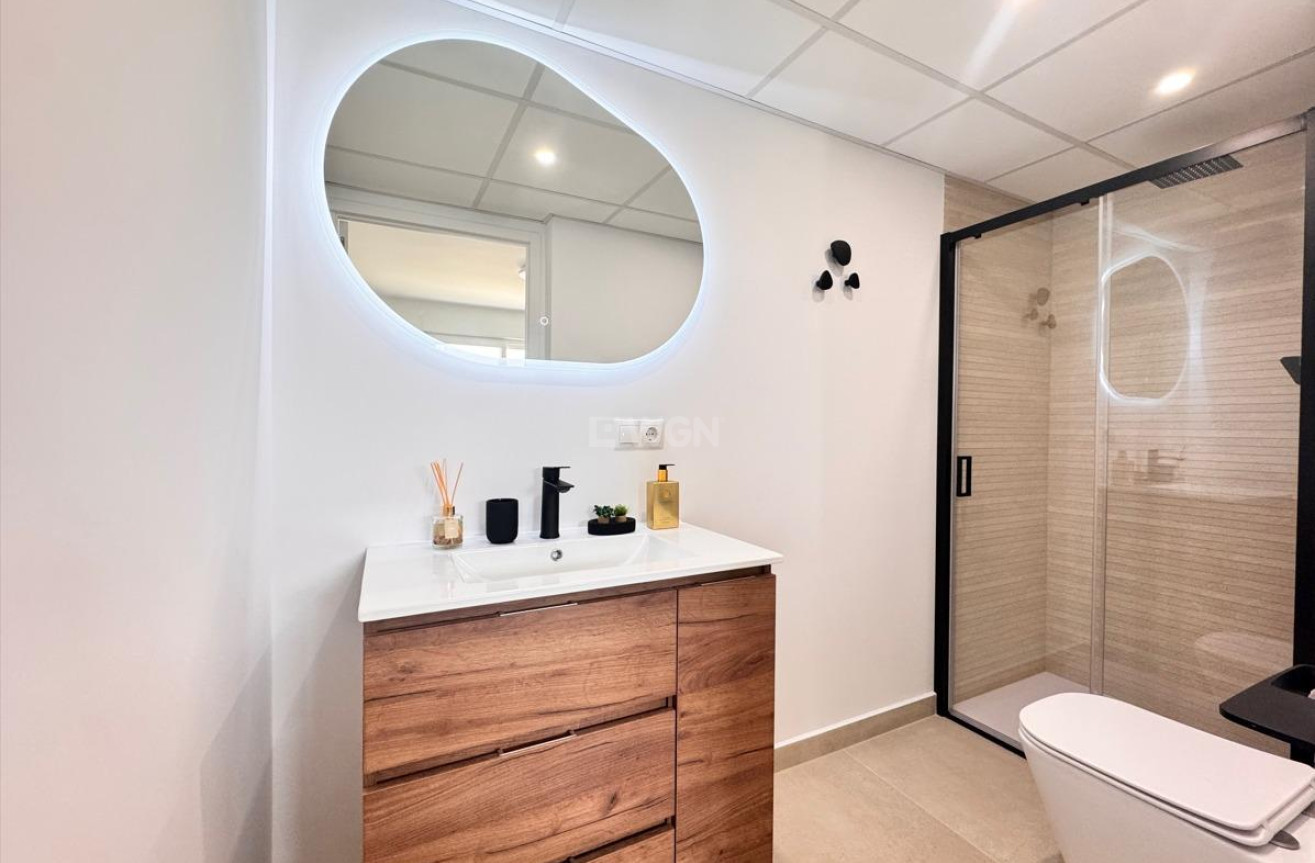 Odsprzedaż - Mieszkanie w bloku - Torrevieja - Acequion