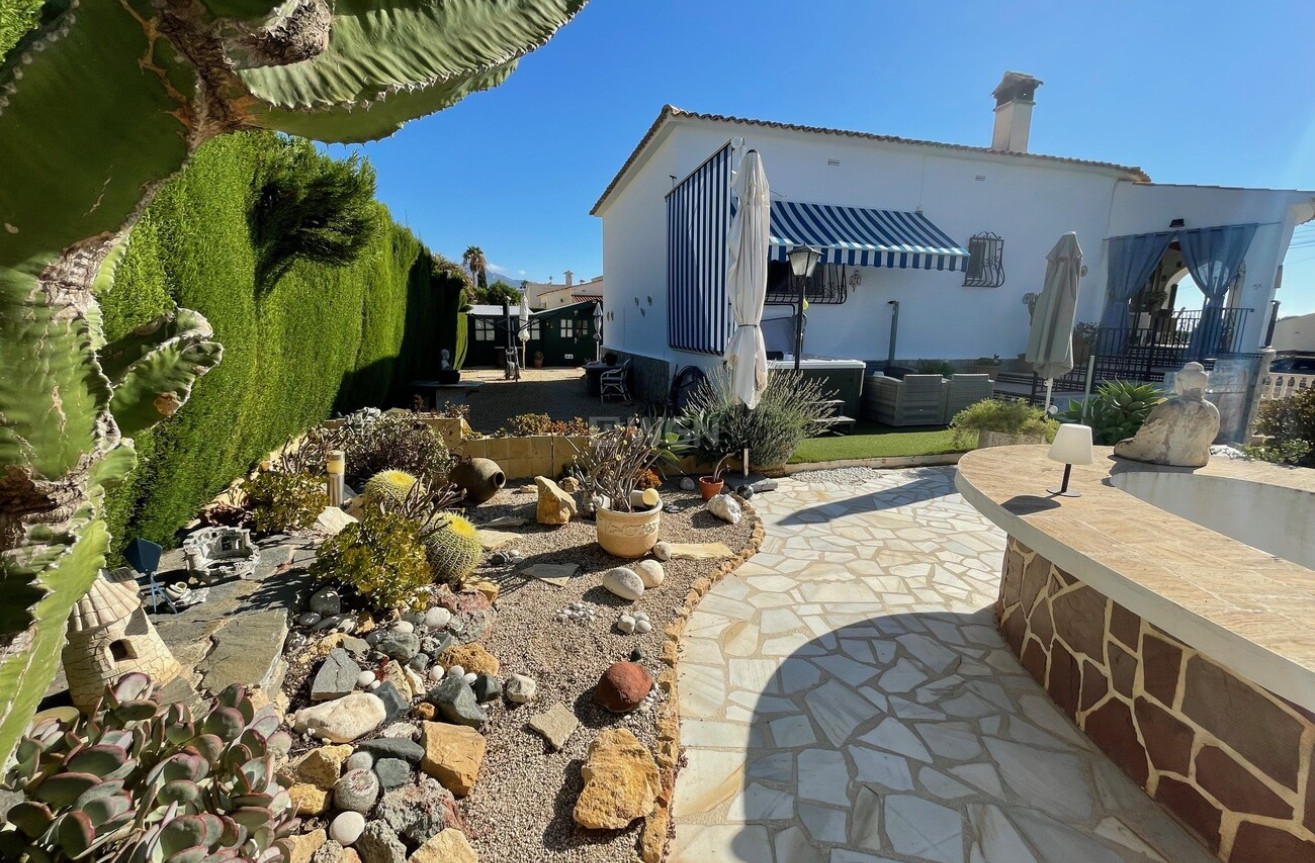 Odsprzedaż - Villa - Alfas del Pí - Costa Blanca