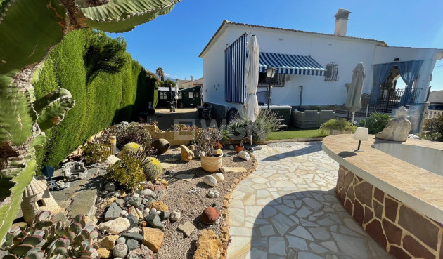 Odsprzedaż - Villa - Alfas del Pí - Costa Blanca