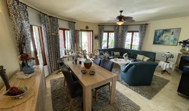 Odsprzedaż - Villa - Alfas del Pí - Costa Blanca