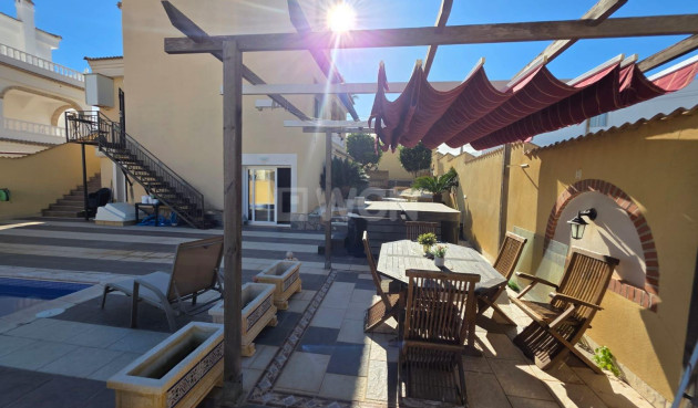 Odsprzedaż - Villa - Orihuela Costa - Villamartín-las Filipinas