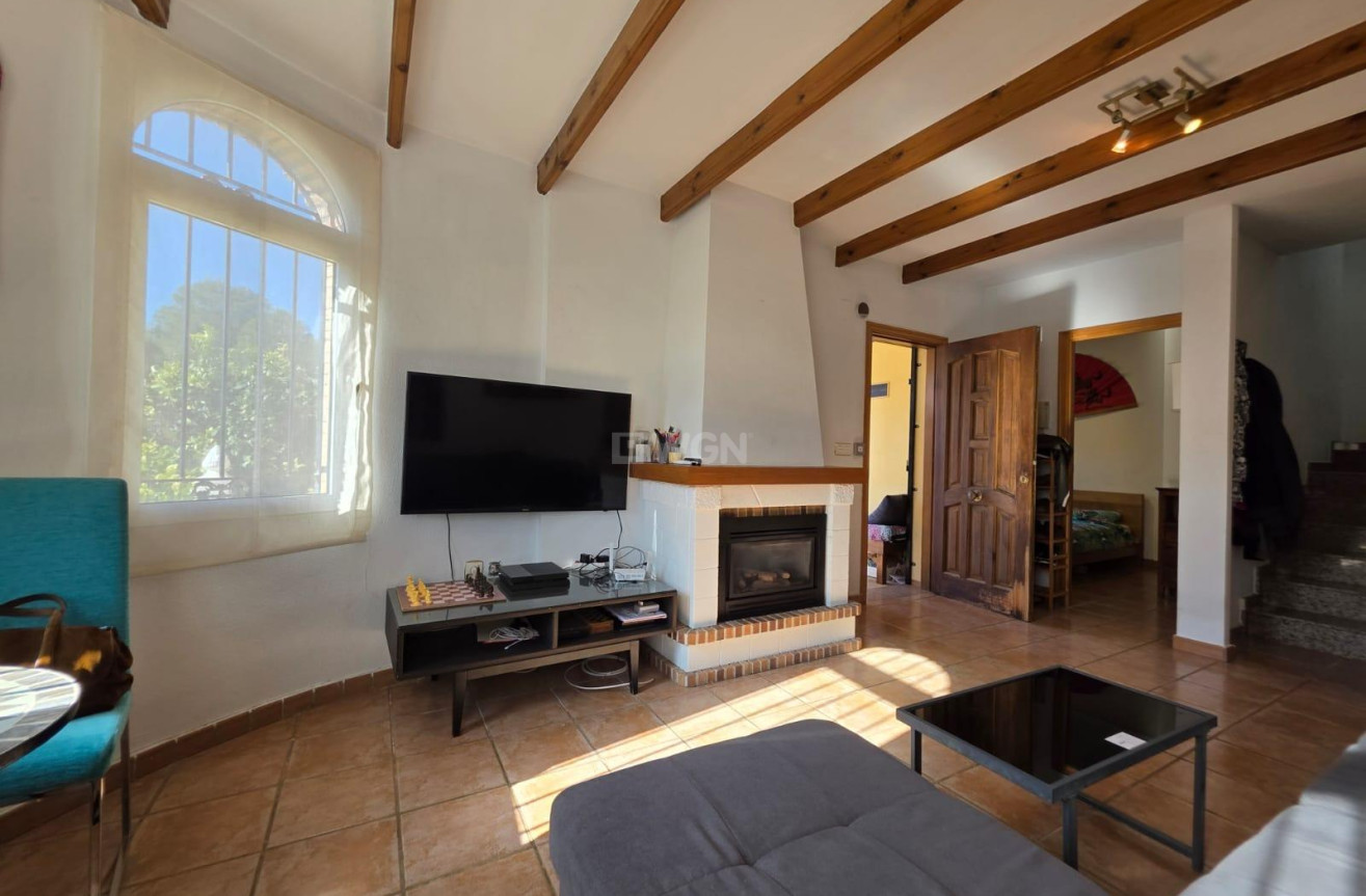 Odsprzedaż - Villa - Orihuela Costa - Villamartín-las Filipinas