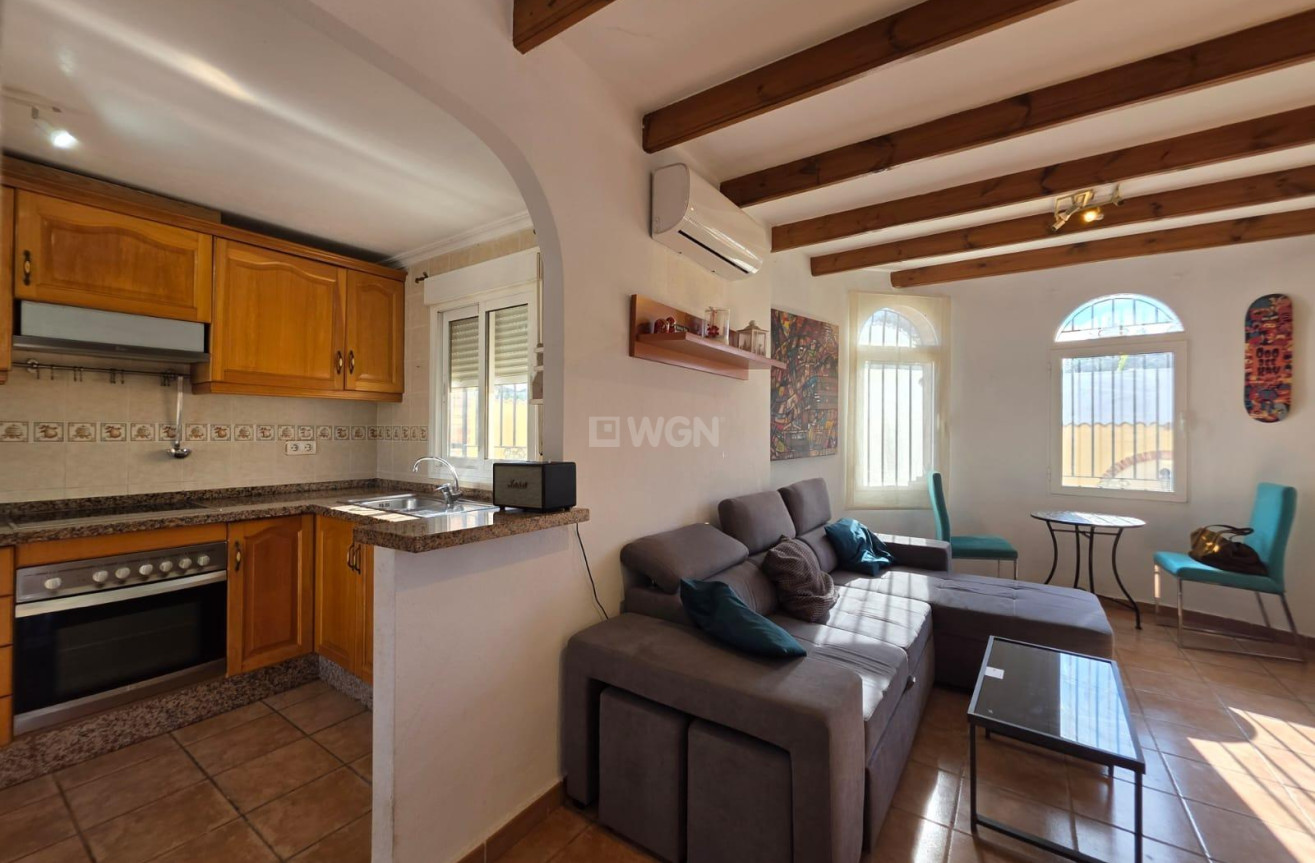 Odsprzedaż - Villa - Orihuela Costa - Villamartín-las Filipinas