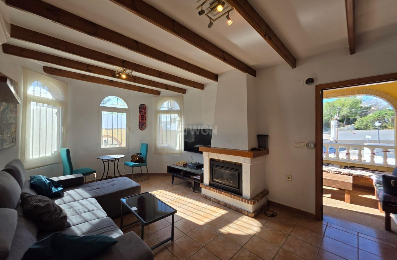 Odsprzedaż - Villa - Orihuela Costa - Villamartín-las Filipinas