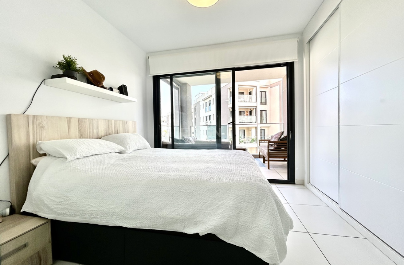 Odsprzedaż - Mieszkanie w bloku - Villamartin - Costa Blanca