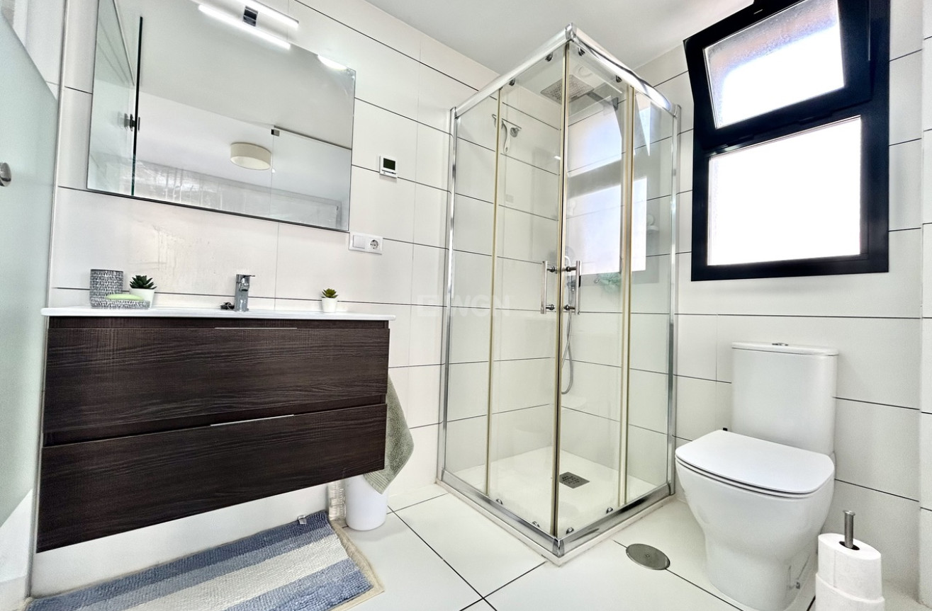 Odsprzedaż - Mieszkanie w bloku - Villamartin - Costa Blanca