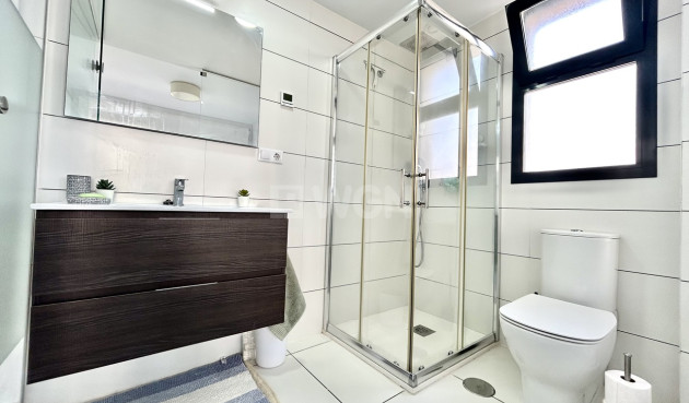 Odsprzedaż - Mieszkanie w bloku - Villamartin - Costa Blanca