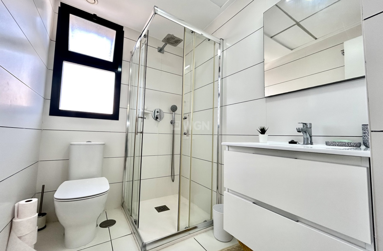 Odsprzedaż - Mieszkanie w bloku - Villamartin - Costa Blanca