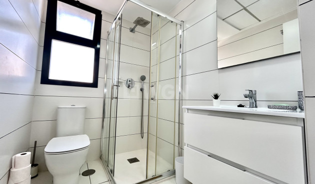 Odsprzedaż - Mieszkanie w bloku - Villamartin - Costa Blanca