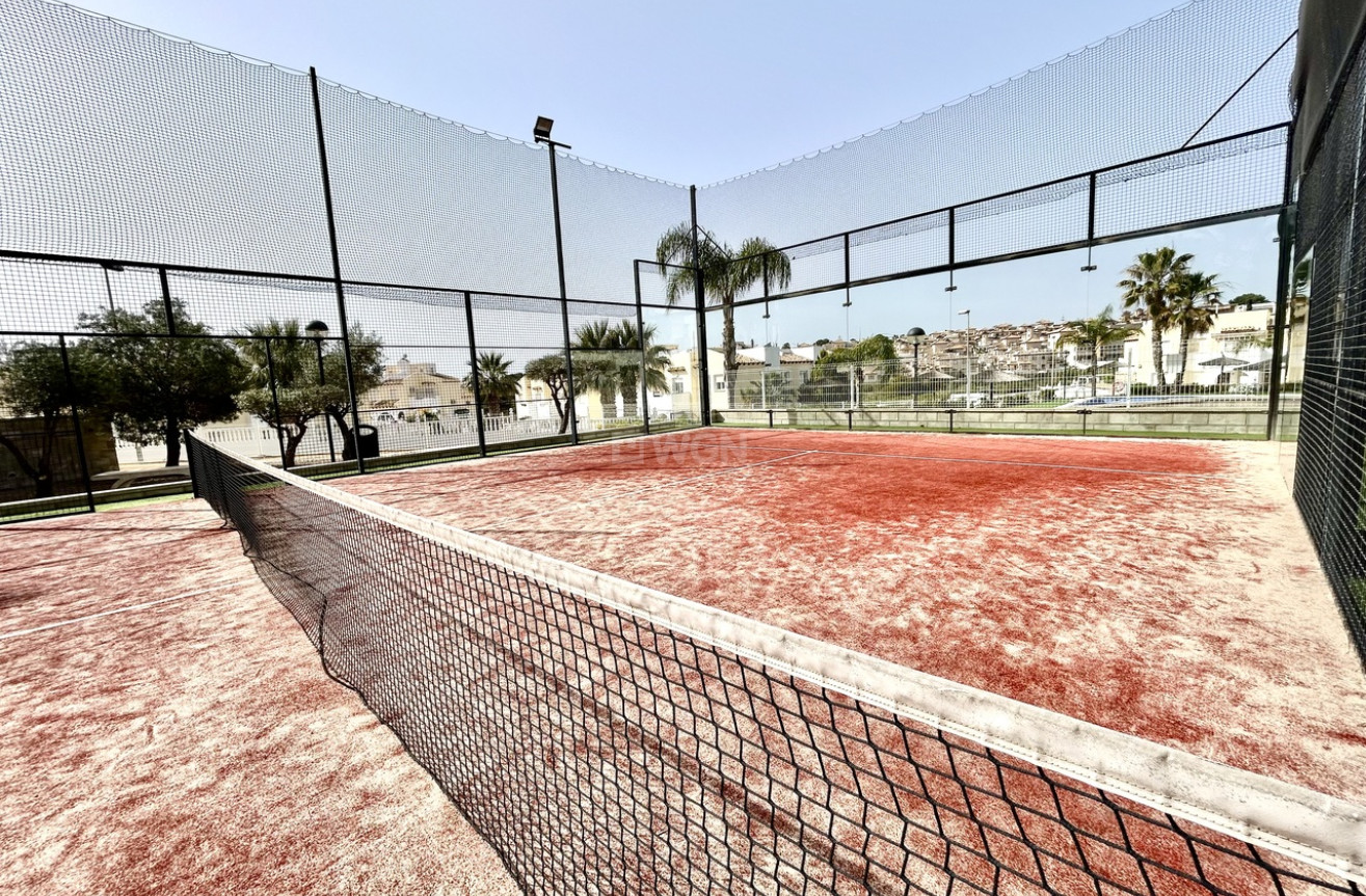 Odsprzedaż - Mieszkanie w bloku - Villamartin - Costa Blanca