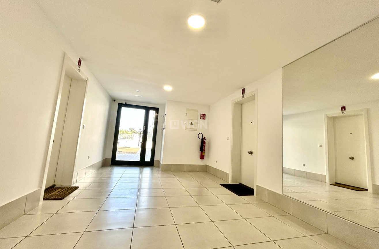 Odsprzedaż - Mieszkanie w bloku - Villamartin - Costa Blanca