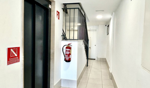 Odsprzedaż - Mieszkanie w bloku - Villamartin - Costa Blanca