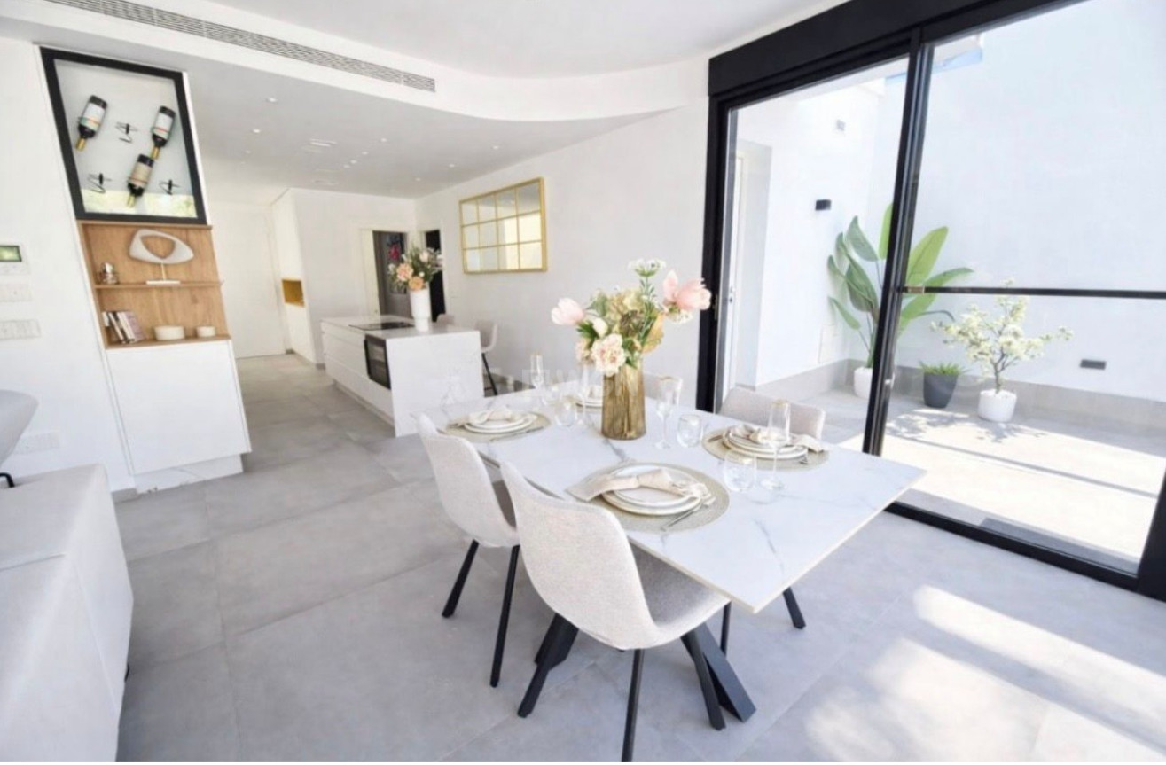 Odsprzedaż - Villa - Santiago de la ribera - Costa Calida