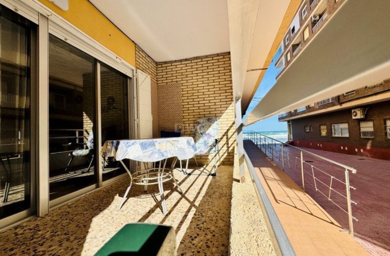 Odsprzedaż - Mieszkanie w bloku - La Mata - Costa Blanca