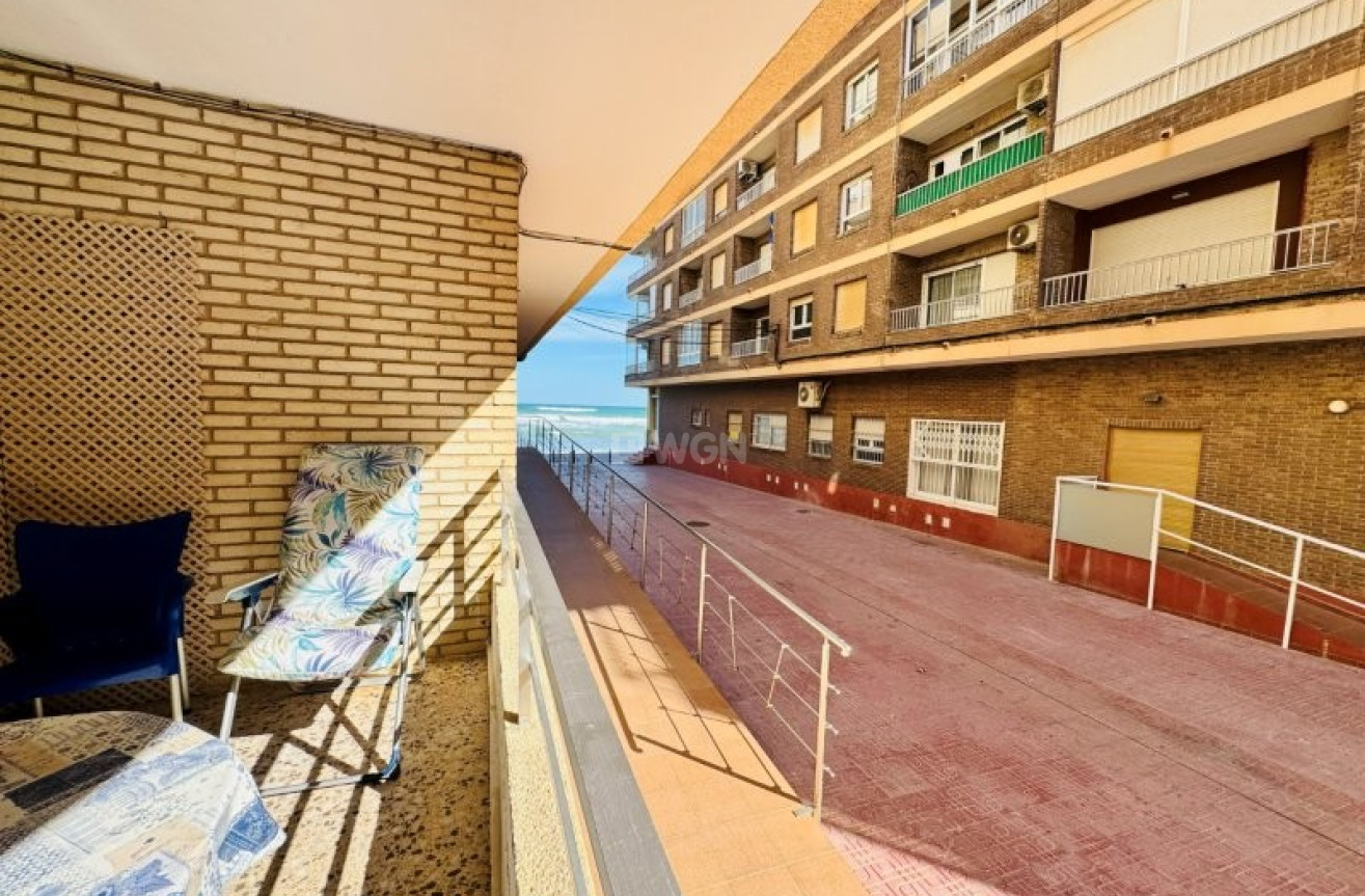 Odsprzedaż - Mieszkanie w bloku - La Mata - Costa Blanca