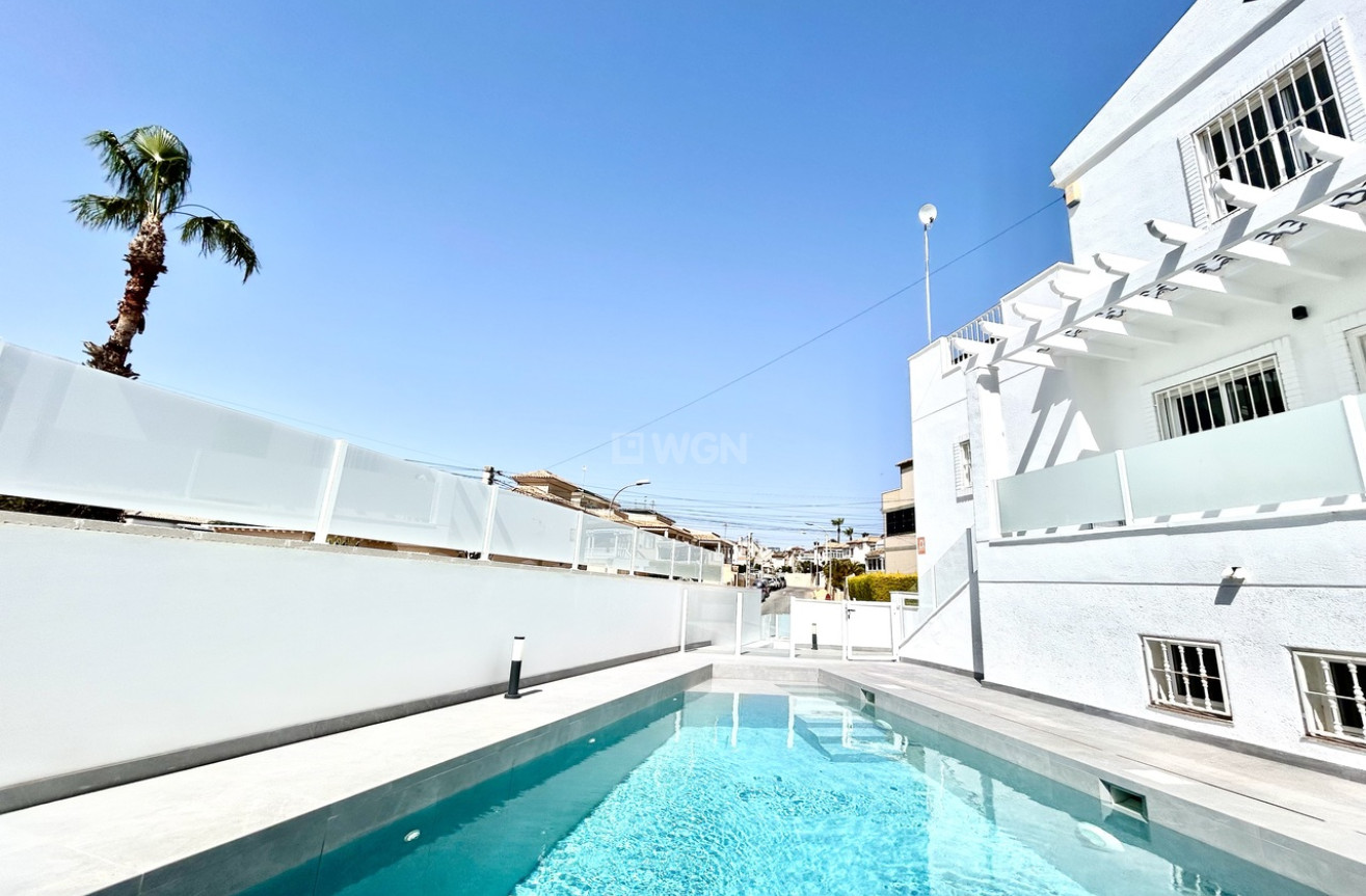 Odsprzedaż - Villa - Villamartin - Costa Blanca