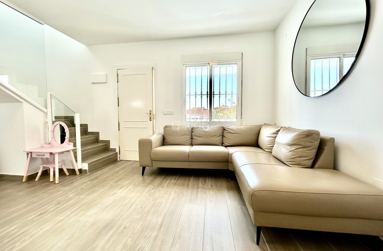 Odsprzedaż - Villa - Villamartin - Costa Blanca