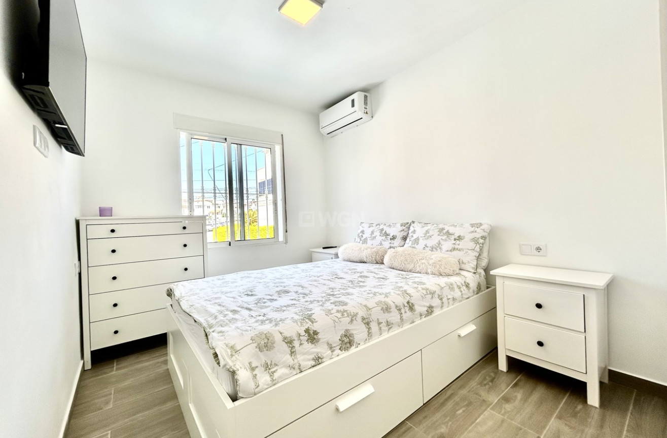 Odsprzedaż - Villa - Villamartin - Costa Blanca