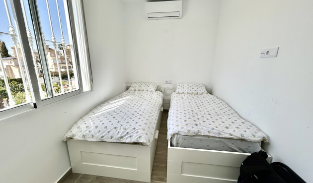 Odsprzedaż - Villa - Villamartin - Costa Blanca