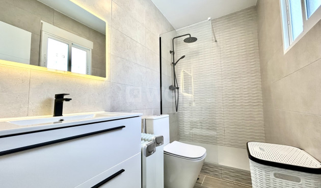 Odsprzedaż - Villa - Villamartin - Costa Blanca