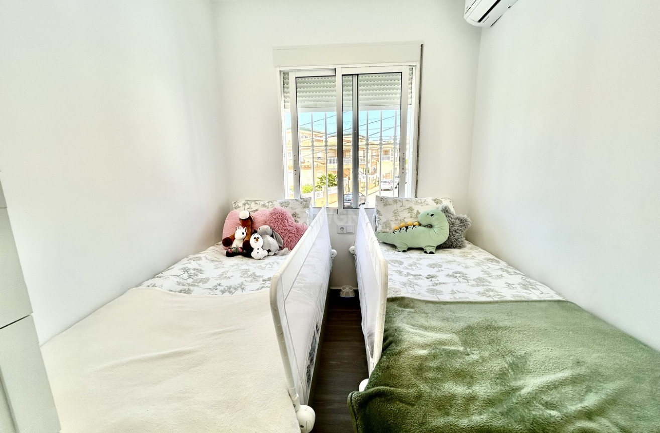 Odsprzedaż - Villa - Villamartin - Costa Blanca