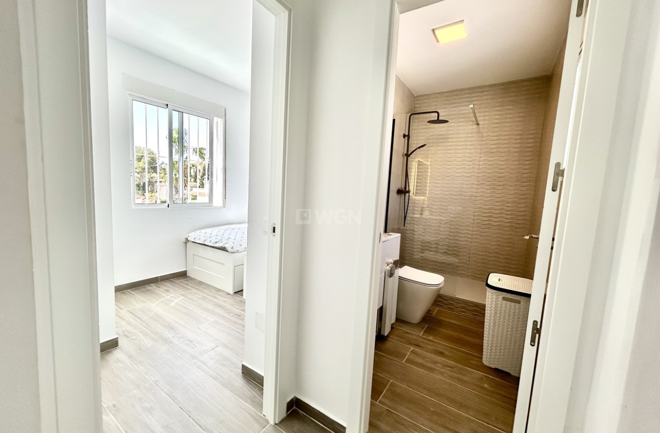 Odsprzedaż - Villa - Villamartin - Costa Blanca