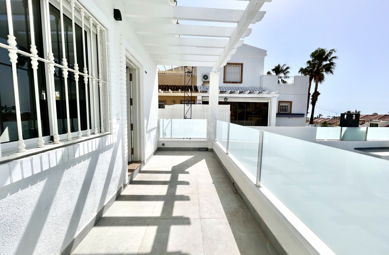 Odsprzedaż - Villa - Villamartin - Costa Blanca